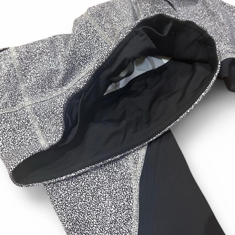 Lululemon • Pace Rival Legging • Grey/Black/White • Cropped • 26” Waist - Picture 8 of 8